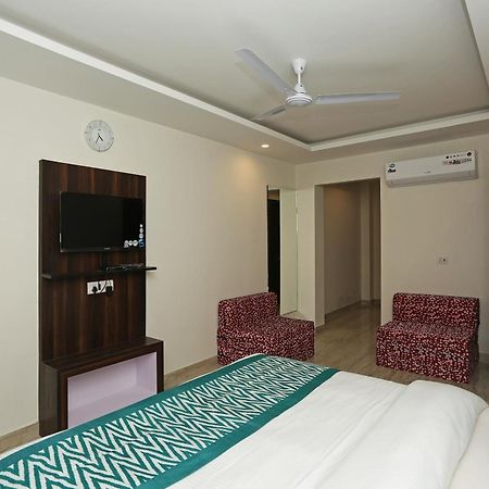 Hotel O Lakshya New Delhi Eksteriør billede