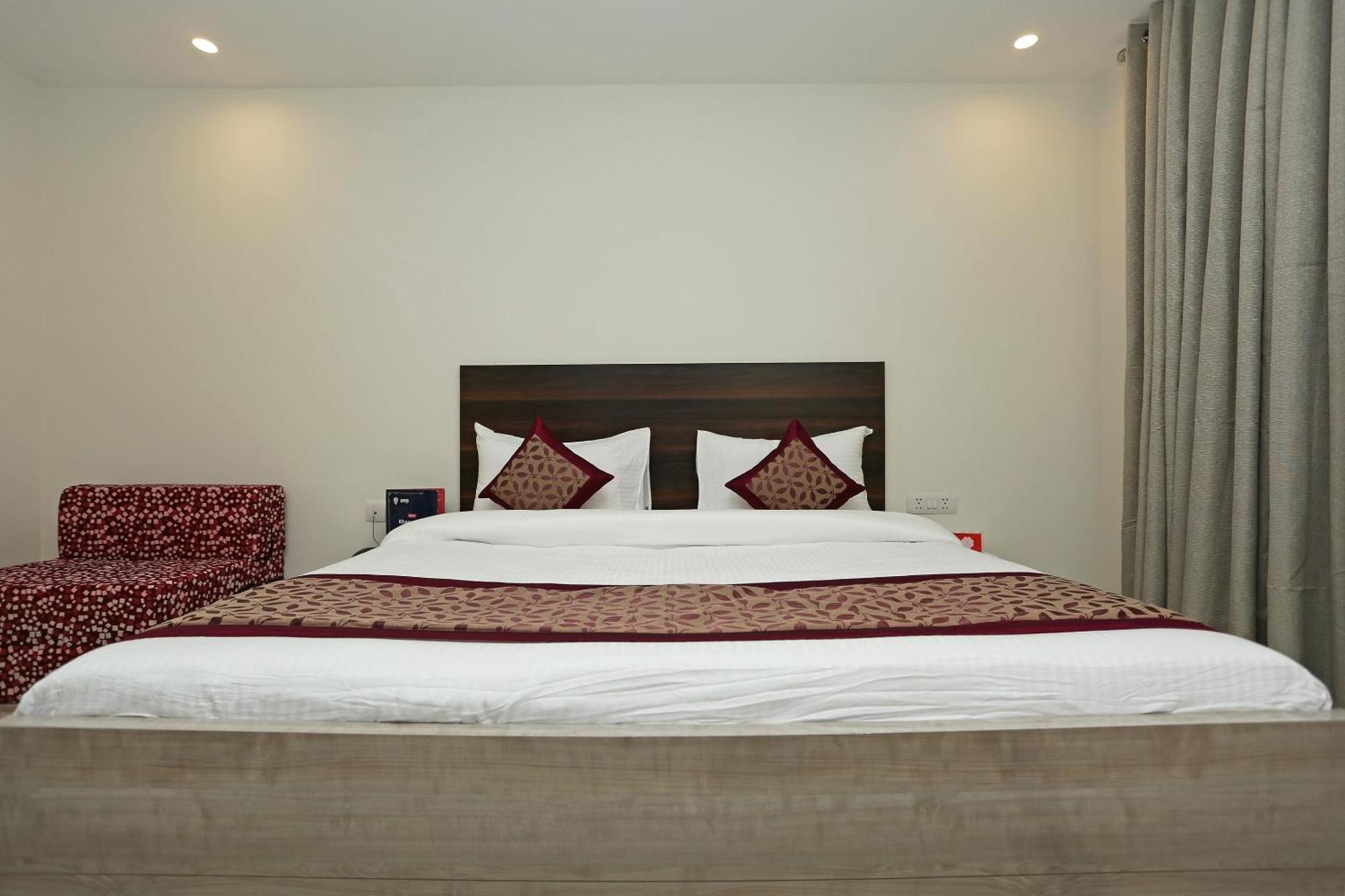 Hotel O Lakshya New Delhi Eksteriør billede